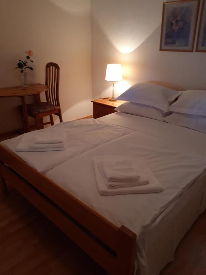 Villa Apartments Oliva Seget Vranjica Luaran gambar