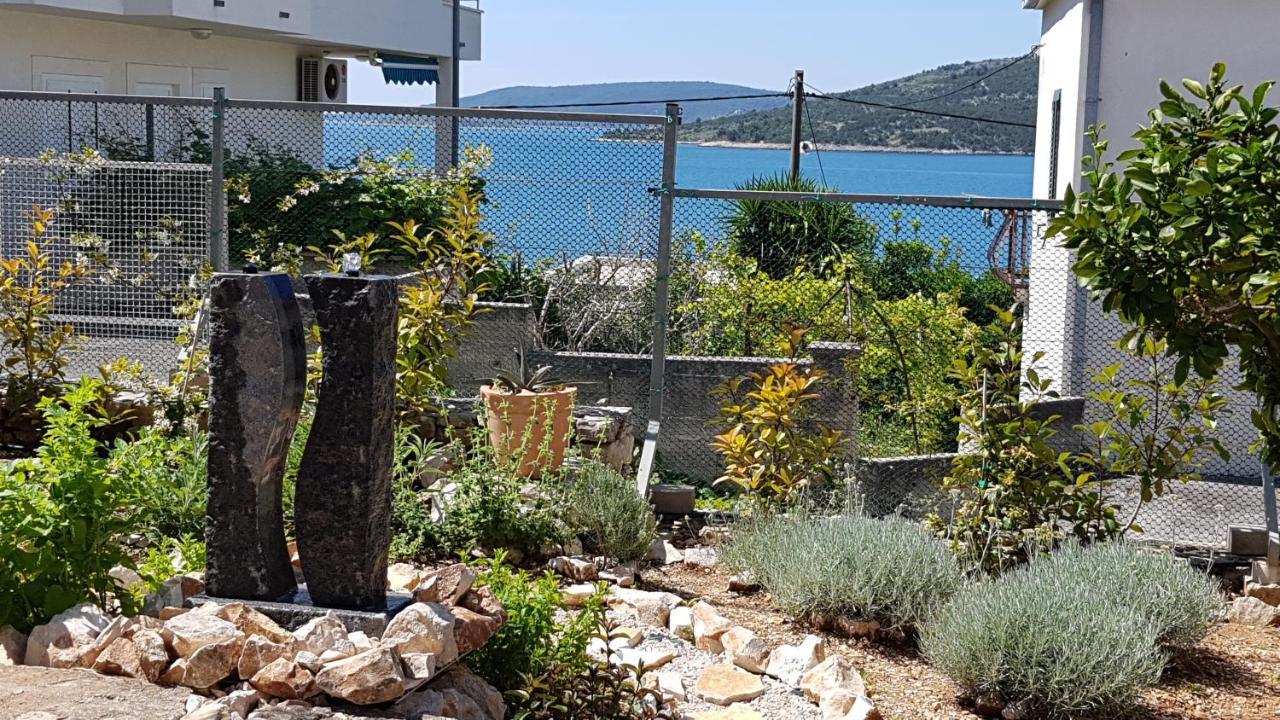 Villa Apartments Oliva Seget Vranjica Luaran gambar