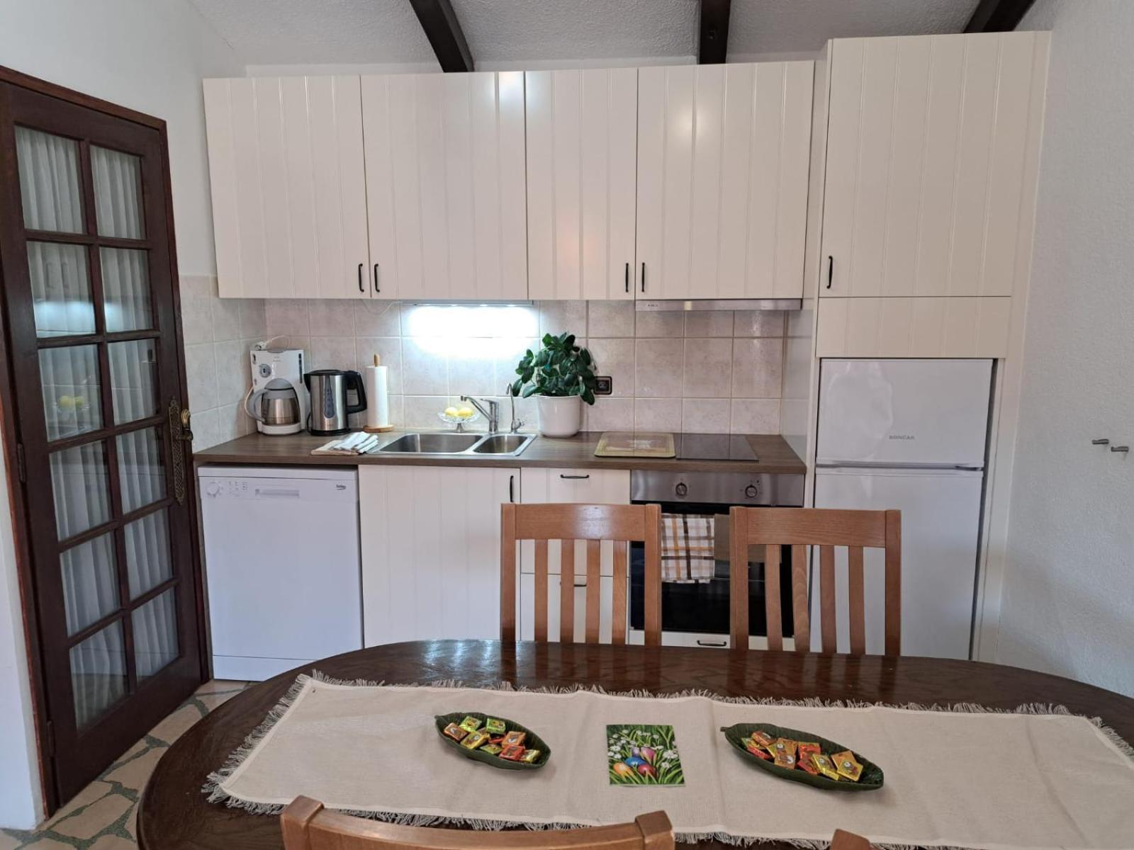 Villa Apartments Oliva Seget Vranjica Luaran gambar