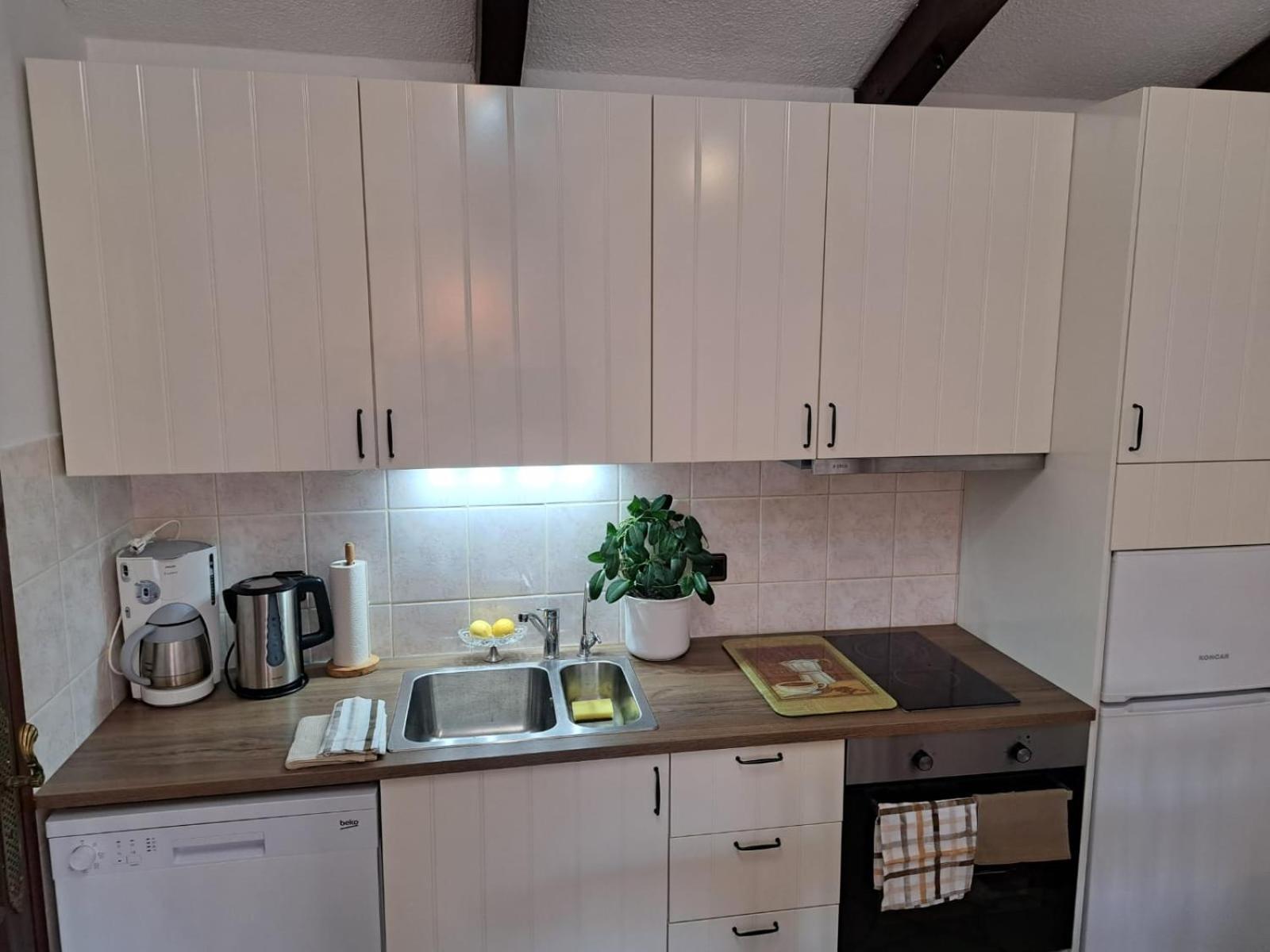 Villa Apartments Oliva Seget Vranjica Luaran gambar