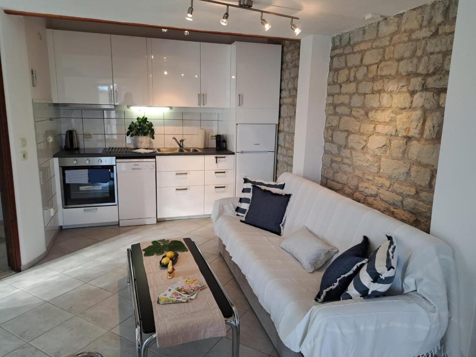Villa Apartments Oliva Seget Vranjica Luaran gambar